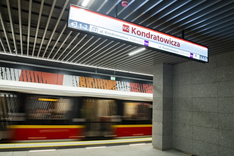 zdjęcie stacji metro Kondratowicza