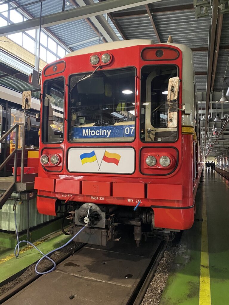 Skład 07 pociągu metra serii 81